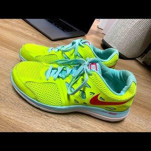 Nike Dual Fusion Sneakers